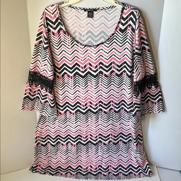 Robert Louis Tops | Robert Louis Women's Size XL Pink and Black Chevron Dress Bell Sleeves | Color: Black/Pink | Size: XL | Brookeriffe's Closet